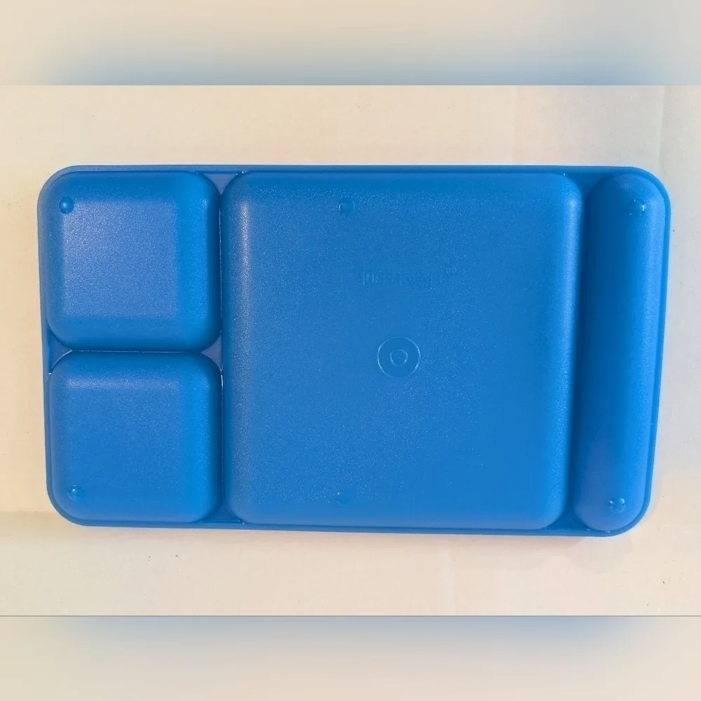 2 STACKABLE VINTAGE TUPPERWARE TV DINNER TRAYS PICNIC LUNCH BENTO, blue